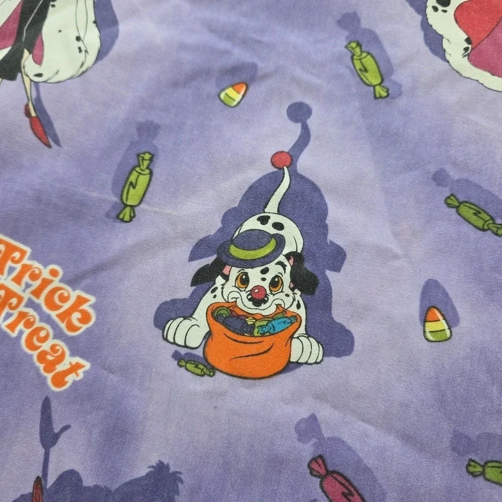 Disney Women's Scrub Top 2XHalloween Trick Treat 101 Dalmations Purple Tie